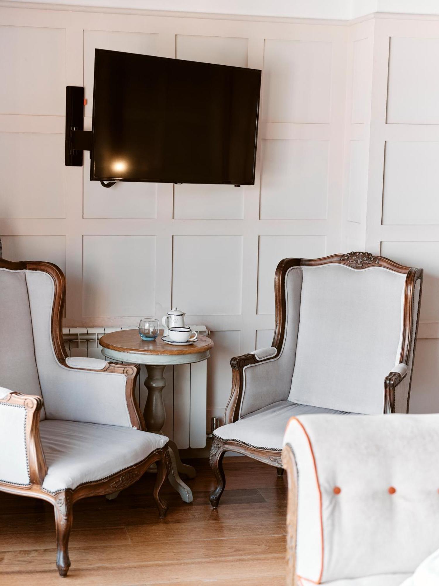 Old Court House Inn St Aubin Екстериор снимка