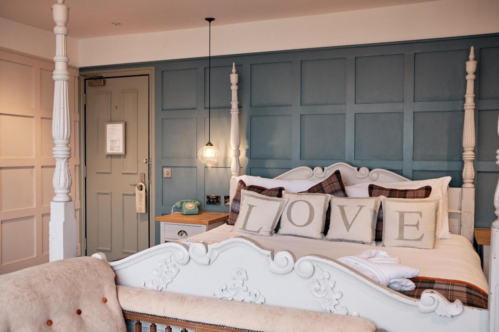 Old Court House Inn St Aubin Екстериор снимка