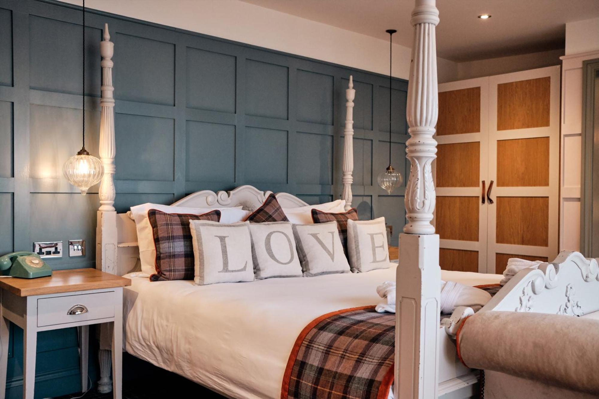 Old Court House Inn St Aubin Екстериор снимка