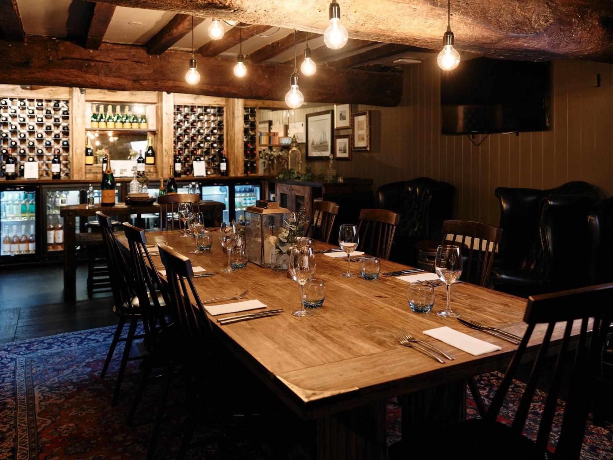 Old Court House Inn St Aubin Екстериор снимка