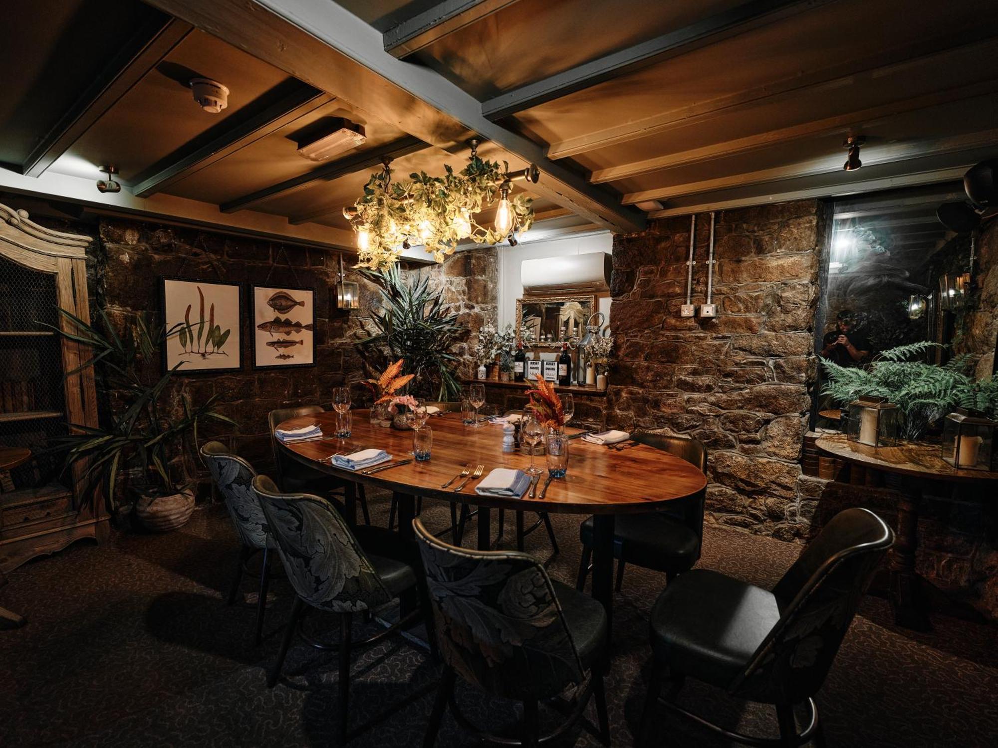 Old Court House Inn St Aubin Екстериор снимка
