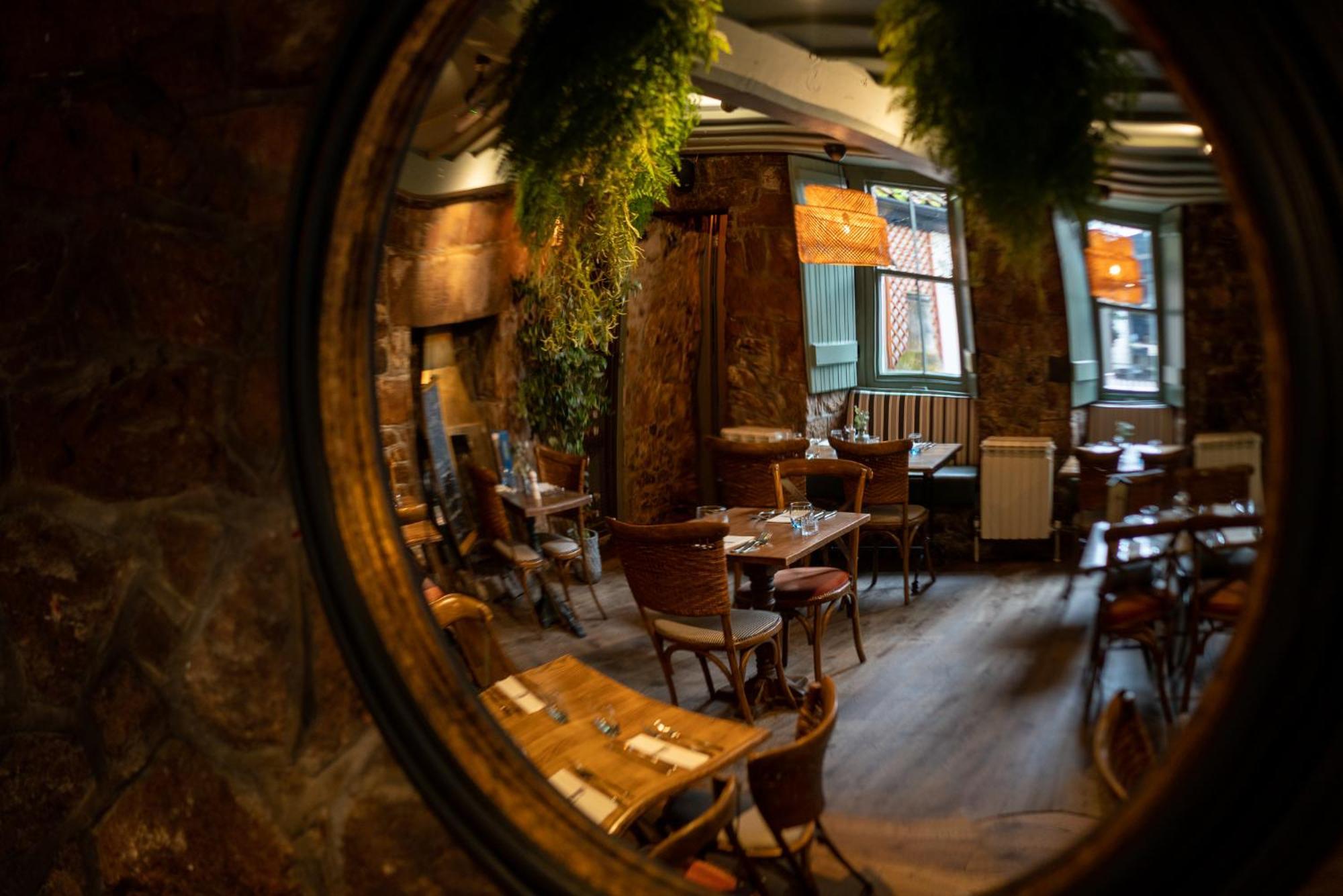 Old Court House Inn St Aubin Екстериор снимка