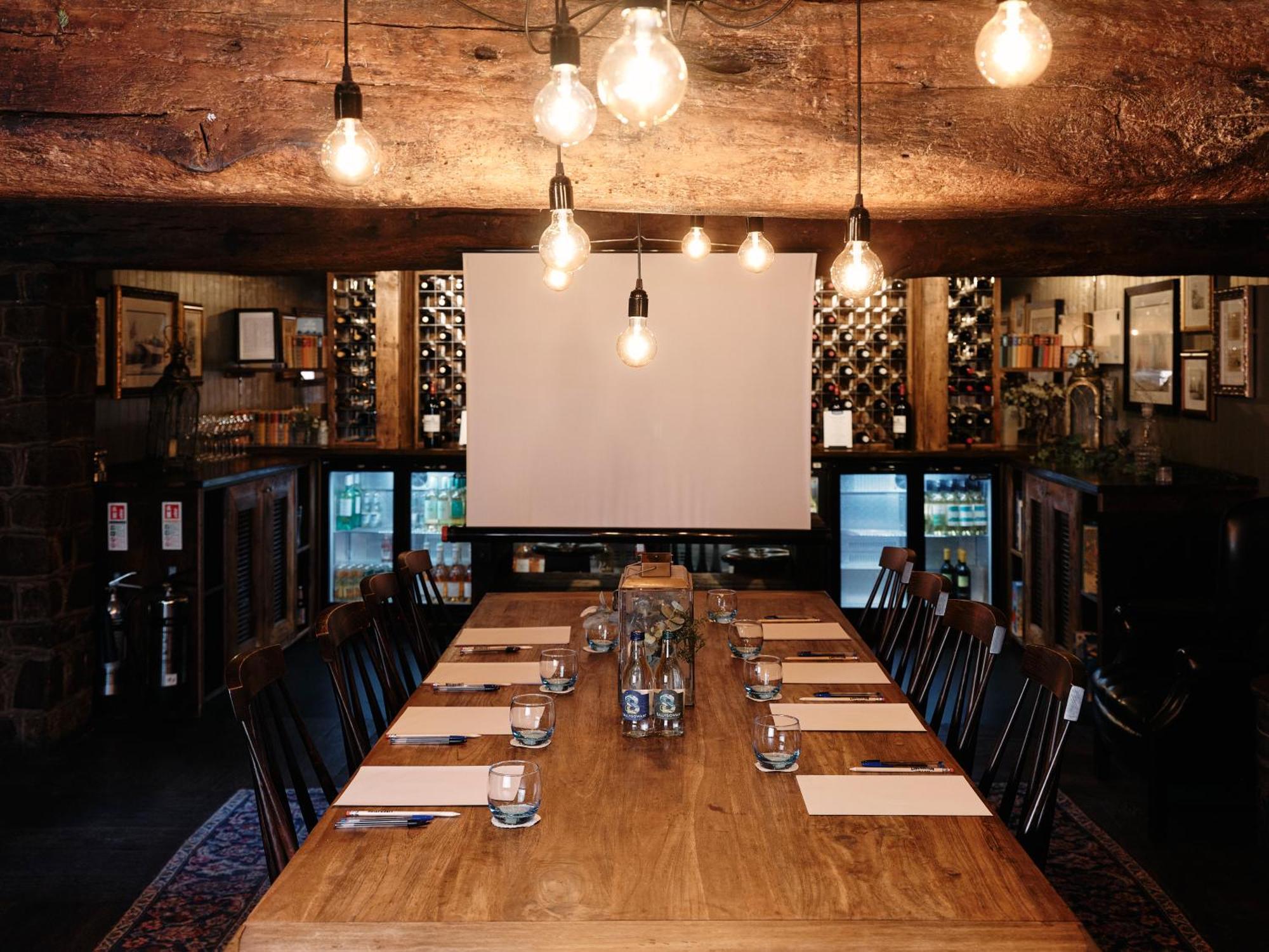 Old Court House Inn St Aubin Екстериор снимка